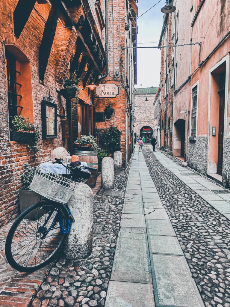 Visitare Ferrara in un giorno: itinerario a piedi