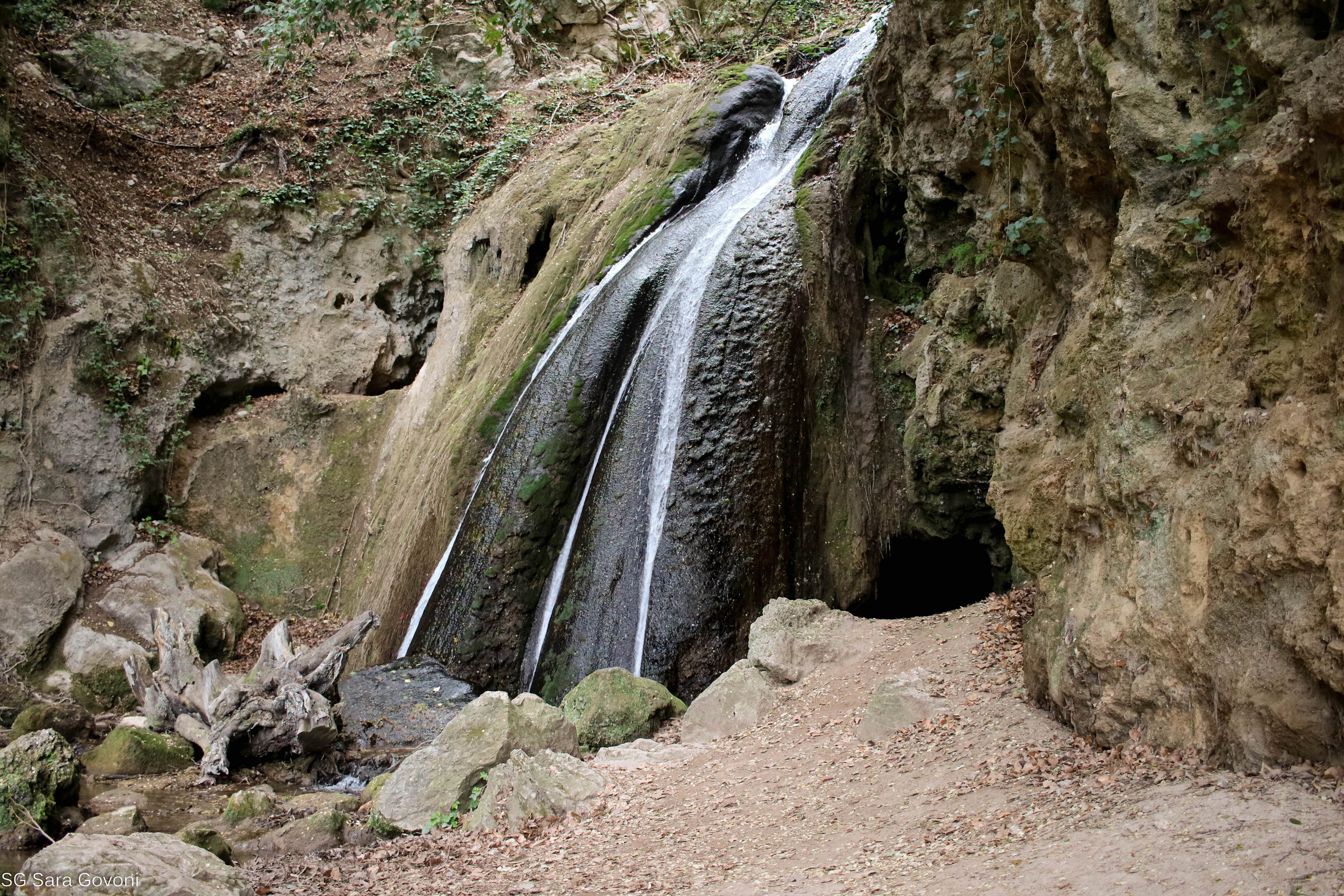 Trekking alle Cascate del Menotre: mezza giornata immersi nel verde