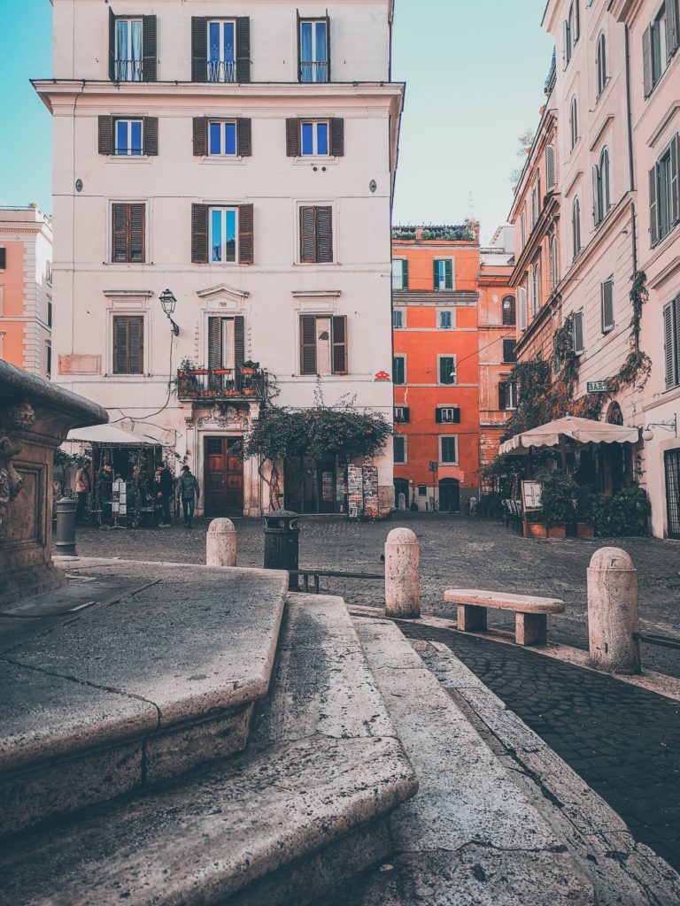 Dove alloggiare a Roma: l’appartamento romano, la sua cucina e il Rione Monti