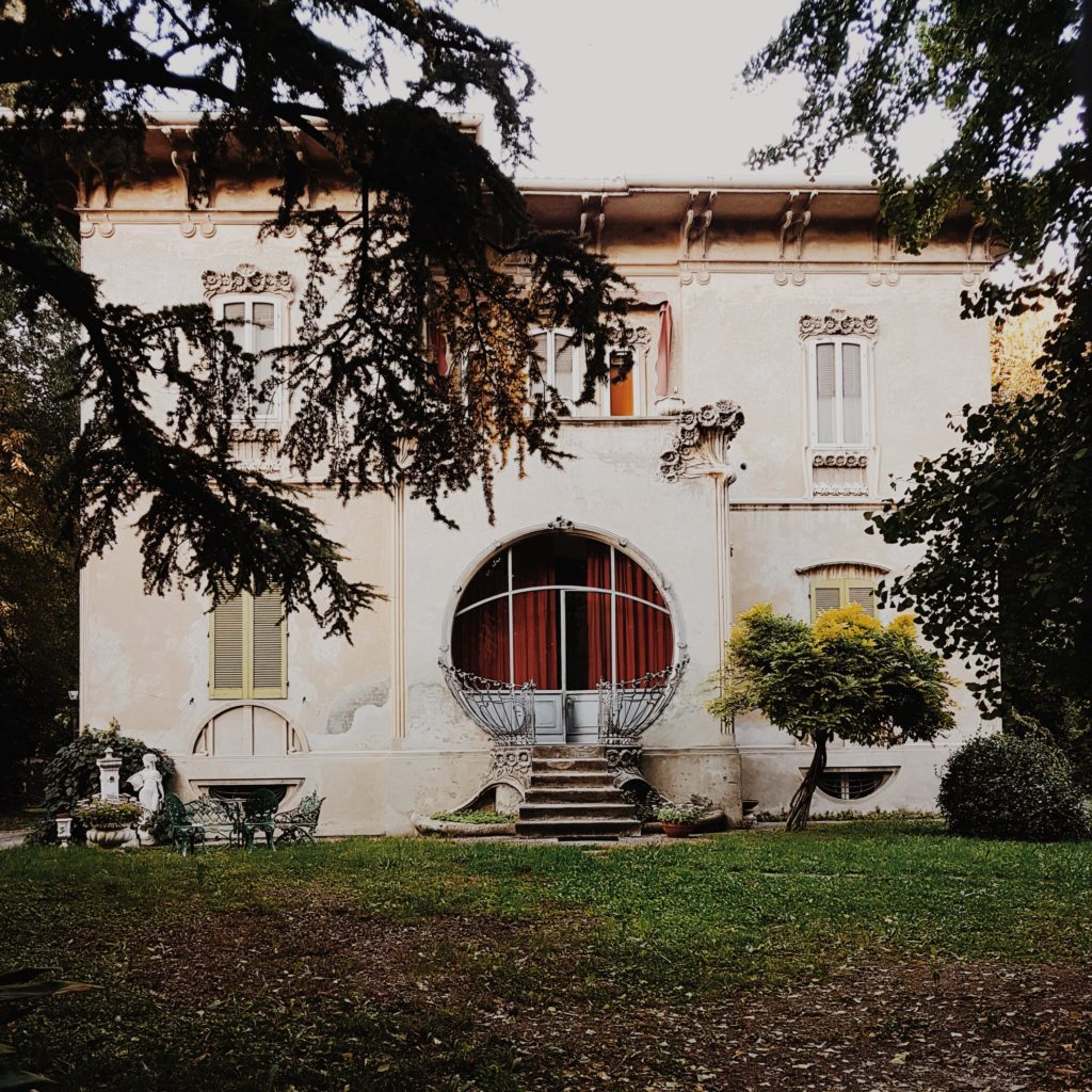 villa melchiorri e giardino in stile liberty a Ferrara