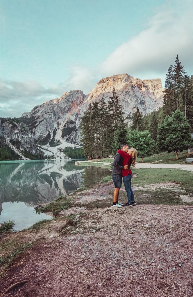 Estate al Lago di Braies: i miei trucchi per parcheggiare e godersi la magia del lago!