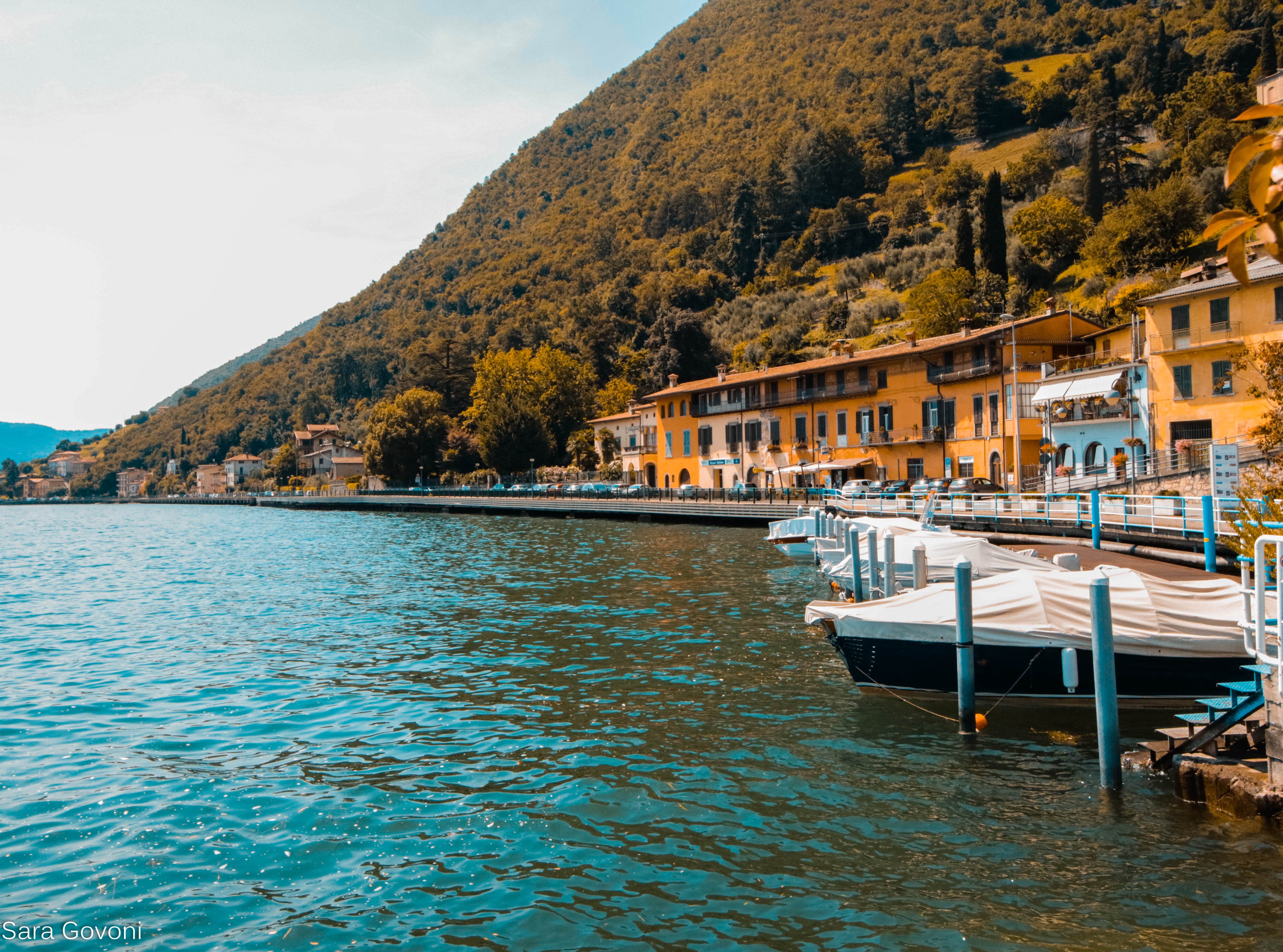 borghi sul lago d'Iseo - lungolago di tavernola bergamasca