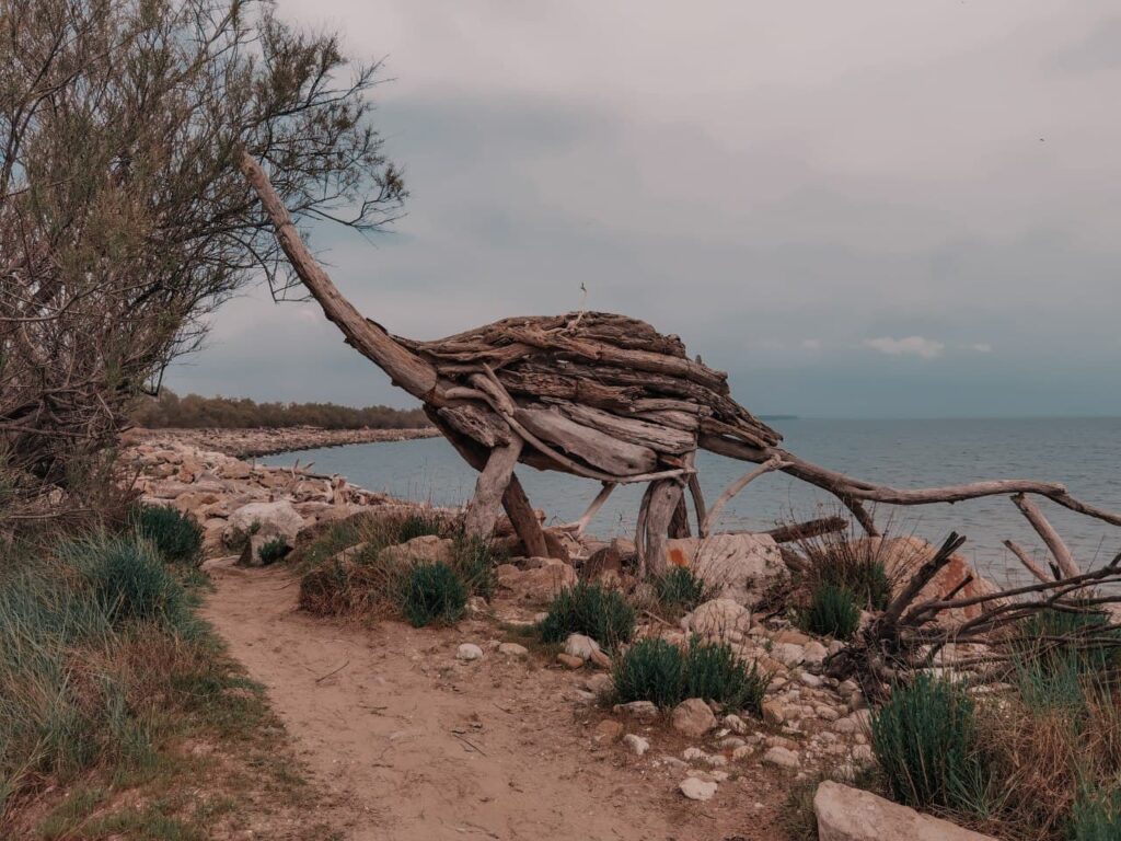 Alla ricerca delle sculture in legno dei lidi ferraresi di Enrico Menegatti