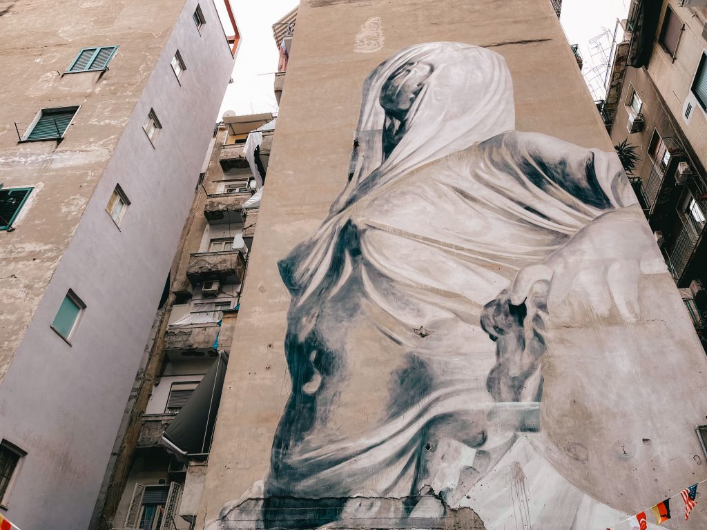pudicizia - il murales nei quartieri spagnoli di napoli