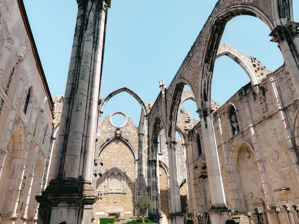 Convento do Carmo, una delle attrazioni principali di Lisbona