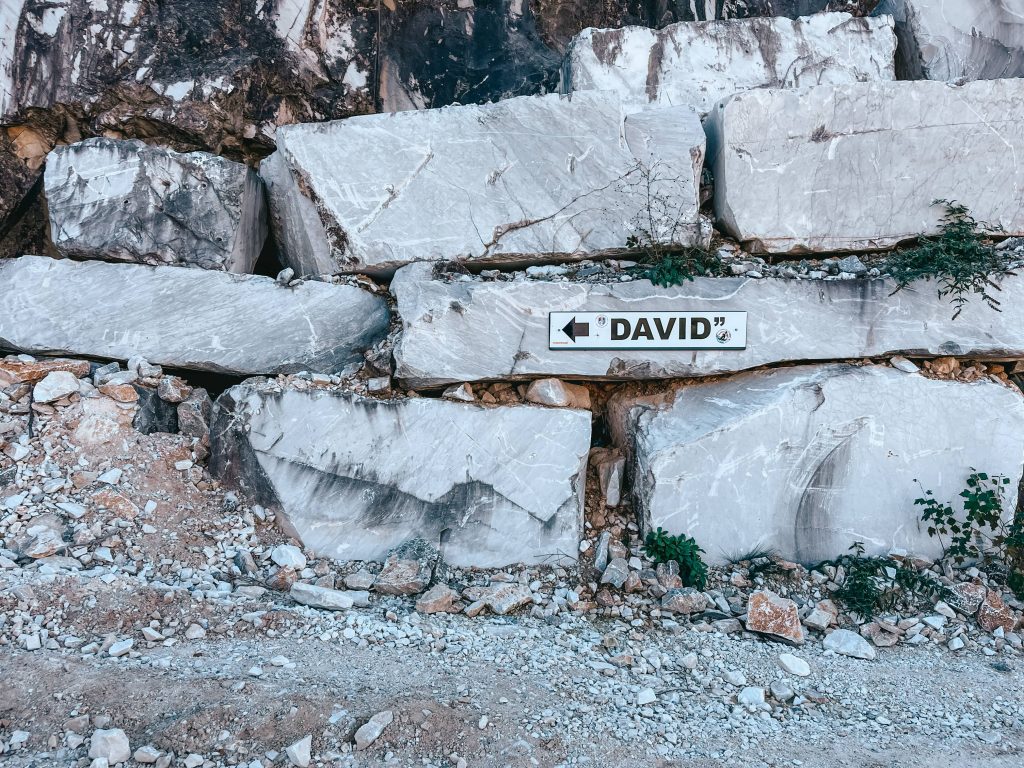 Il David di Kobra nelle Alpi Apuane: come raggiungerlo e tutte le informazioni utili