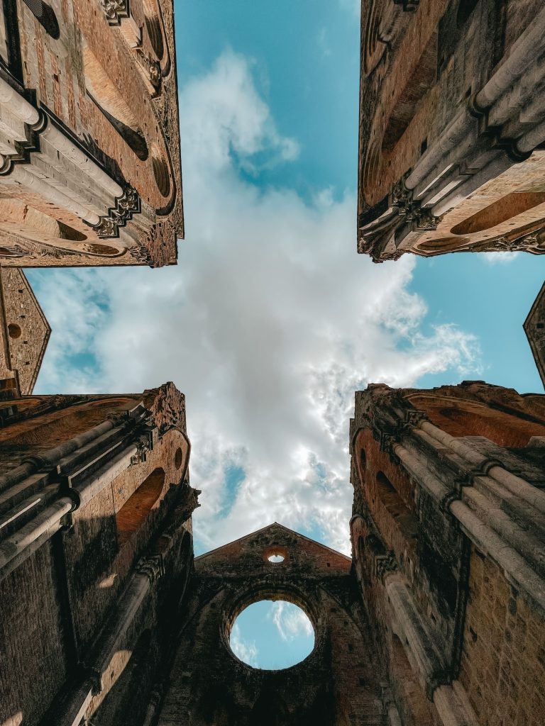 Toscana Insolita: San Galgano