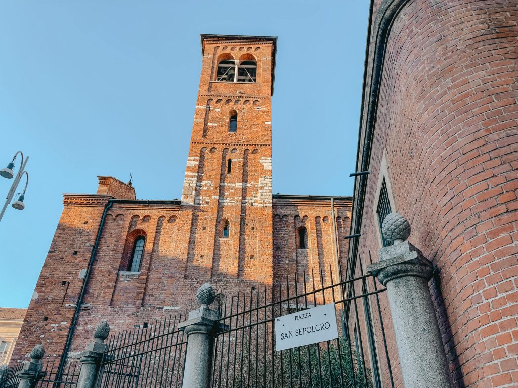 chiesa del santo sepolcro milano