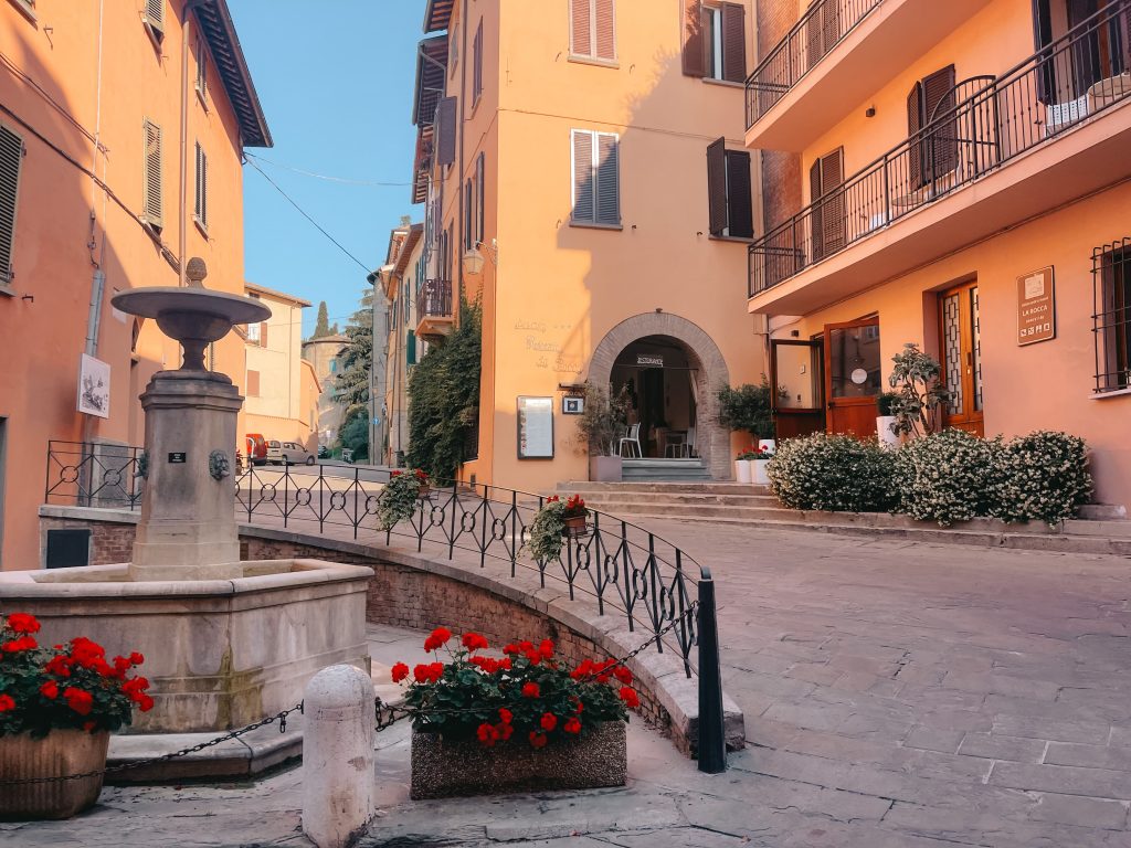 Centro storico di Brisighella - Dove andare per San Valentino in Emilia Romagna