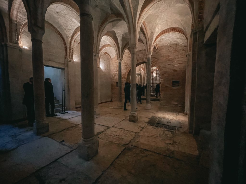 cripta del santo sepolcro a Milano