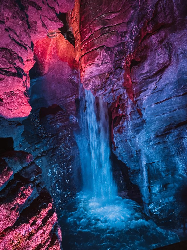 i colori della grotta inferiore