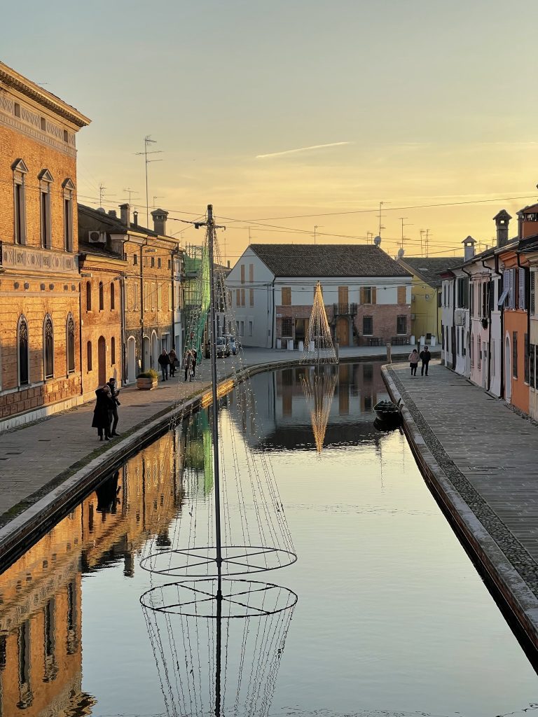 Cosa fare in Romagna in inverno: natale a comacchio