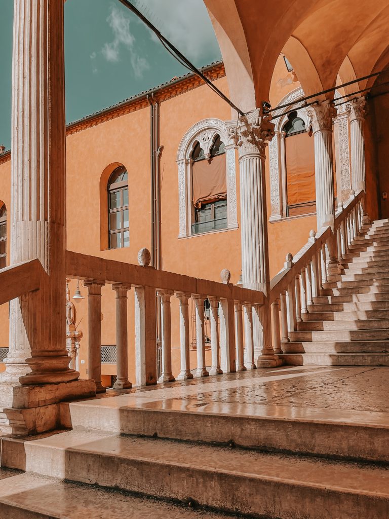 che cosa vedere a Ferrara - palazzo municipale