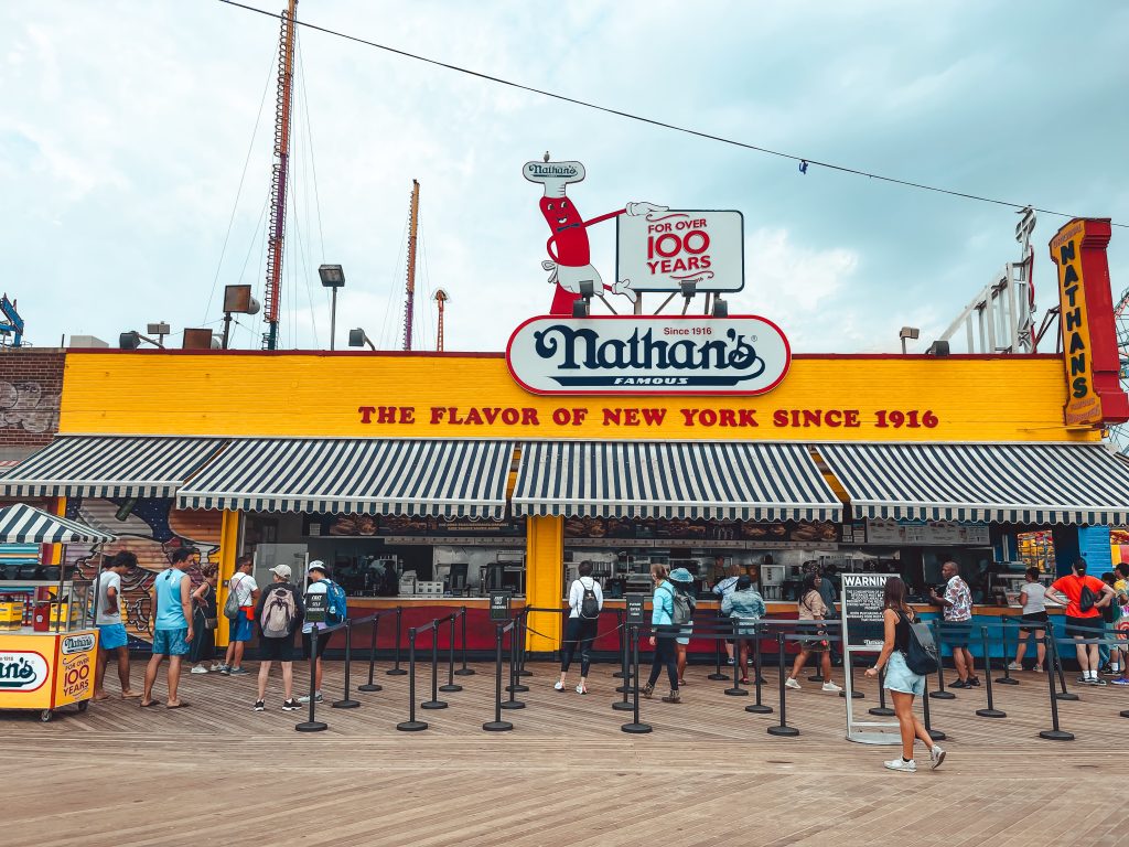 new york insolita: nathan's famous