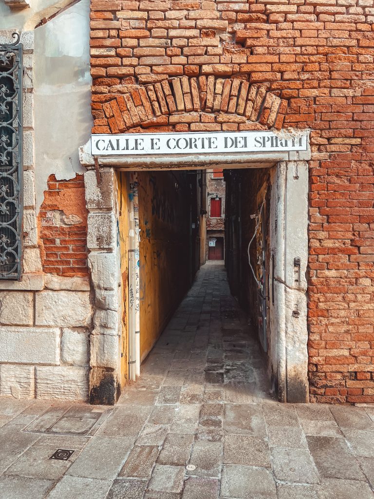 venezia insolita: calle dei spiriti